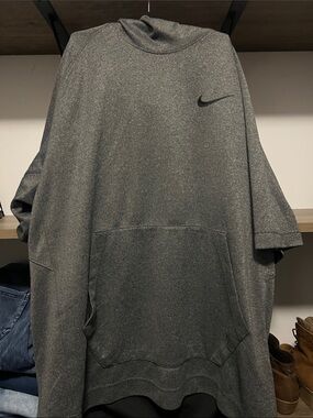 Nike Men's Dark Gray hooded Short-Sleeve Sweatshirt